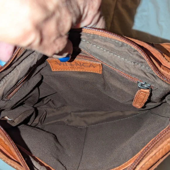 Vilenca Holland Elegant Woven Leather Crossbody Bag in Brown - Picture 5 of 9